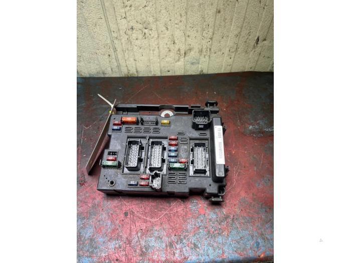 Zekeringkast van een Peugeot 307, Auto-onderdelen, Elektronica en Kabels, Peugeot, Gebruikt, 3 maanden garantie, Ophalen of Verzenden