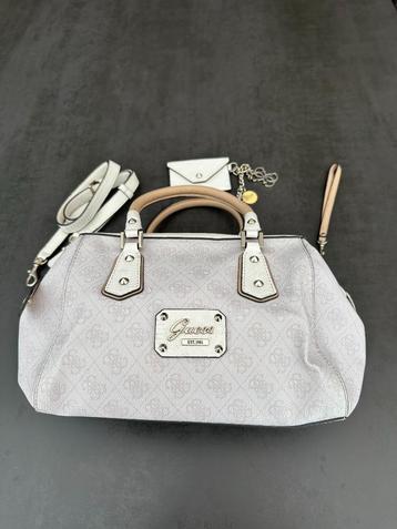 Sac à main Guess lila léger, NEUF beschikbaar voor biedingen