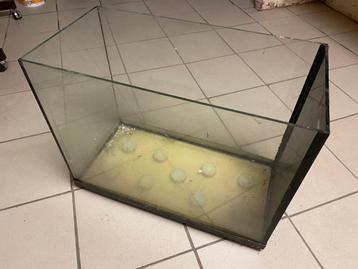Aquarium ( 2x ) beschikbaar voor biedingen