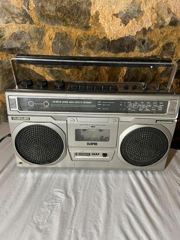 Hitachi stereo cassette recorder TRK-7300E
