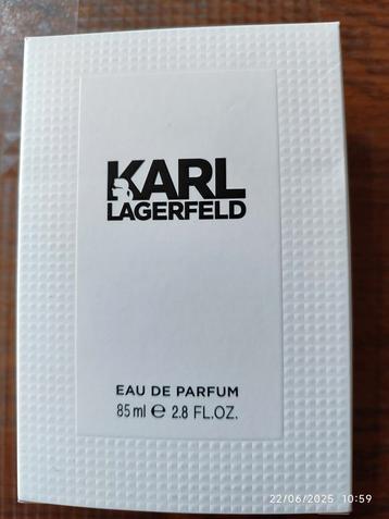 Karl Lagerfeld  beschikbaar voor biedingen