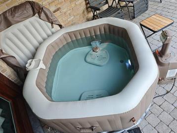 Intex Jacuzzi voor 6 personen – perfecte staat + veel access, Tuin en Terras, Ophalen, Zo goed als nieuw, Filter, Opblaasbaar