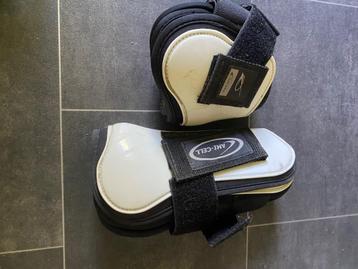 Halster getten bandages beschikbaar voor biedingen
