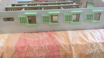 leuke stal+ trailer van sleich! beschikbaar voor biedingen