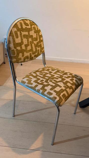Prachtige vintage/ retro eetstoelen beschikbaar voor biedingen