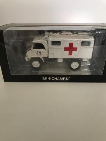 UNIMOG AMBULANCE -ABL- UNITED NATIONS - ÉCHELLE : 1:43, Envoi, Neuf, Bus ou Camion, MiniChamps