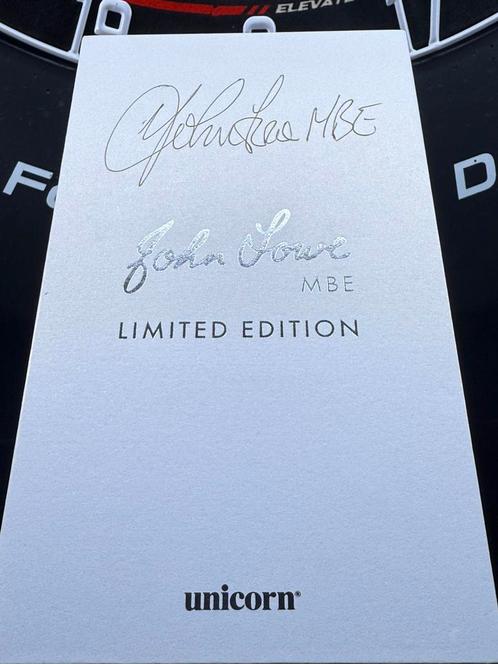 Gesigneerde Limited edition john lowe MBE, Sport en Fitness, Darts, Nieuw, Pijlen, Ophalen