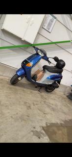 Piaggio quartz B klasse, Fietsen en Brommers, Ophalen, Zo goed als nieuw