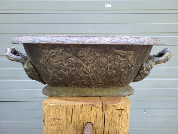 Antieke rechthoekige gietijzeren bloembak jardiniere, Tuin en Terras, Bloembakken en Plantenbakken, Zo goed als nieuw, Metaal