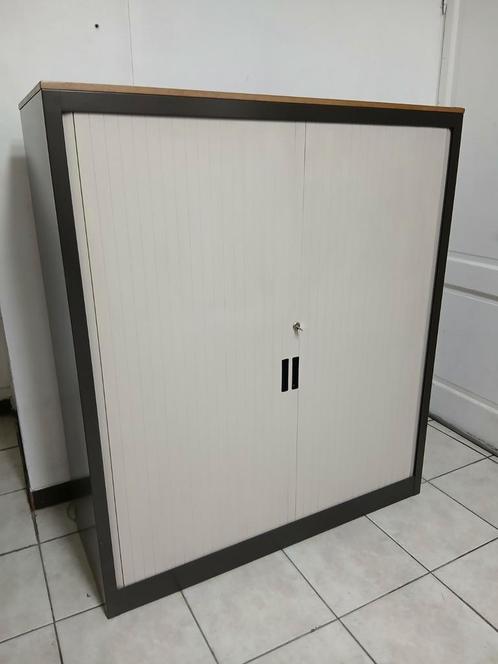 Metalen kast van Blerk met rolluiken en sleutelslot, Huis en Inrichting, Slaapkamer | Nachtkastjes, Gebruikt, Ophalen
