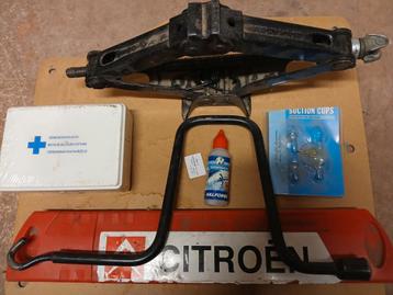 auto set / krik / verbandsdoos / gevarendriekhoek / ... beschikbaar voor biedingen