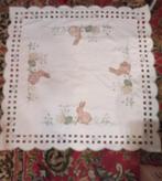 vierkant zijden tafelkleed met paasdecoratie, Huis en Inrichting, Verzenden, Zo goed als nieuw, Vierkant