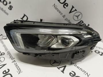 Koplamp links van een Mercedes A-Klasse beschikbaar voor biedingen