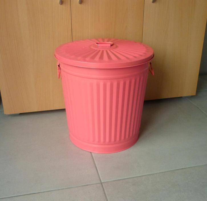 Koraalroze fluo fuchsia gegalvaniseerde metalen vuilbak, Huis en Inrichting, Woonaccessoires | Prullenbakken, Ophalen of Verzenden