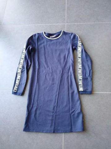 Donkerblauw kleedje met lange mouwen Somenone maat 164