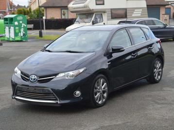 Toyota Auris 1.8i HYBRIDE Premium CVT (bj 2014, automaat)