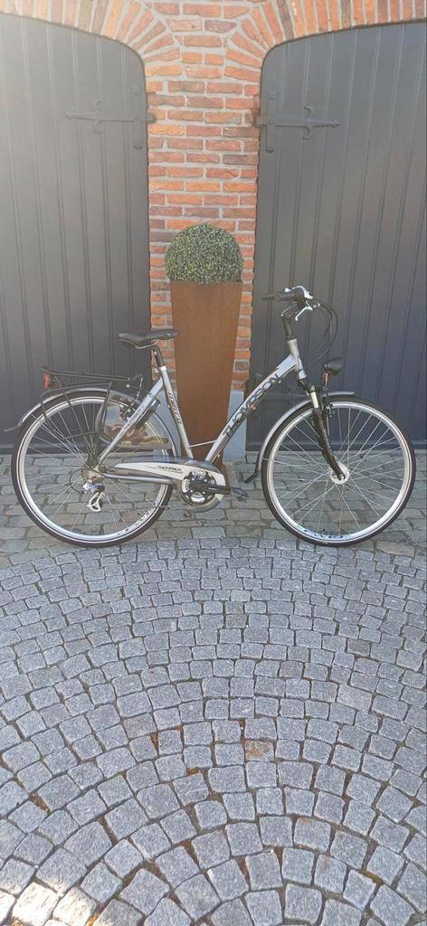 DAMESFIETS  - THOMPSON  ( NIEUWSTAAT ), Fietsen en Brommers, Fietsen | Dames | Damesfietsen, Nieuw, Versnellingen, Ophalen