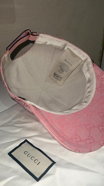 Gucci pet dubai roze, Kleding | Dames, Hoeden en Petten, Ophalen, Zo goed als nieuw, Pet