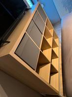 KALLAX kast + wit onderframe + 4 DRONA bakken, Ophalen, Zo goed als nieuw