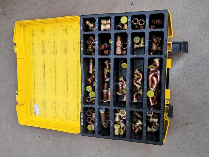 Assortiment koffers met EPS verdeling, Doe-het-zelf en Bouw, Gereedschapskisten, Zo goed als nieuw, Ophalen of Verzenden