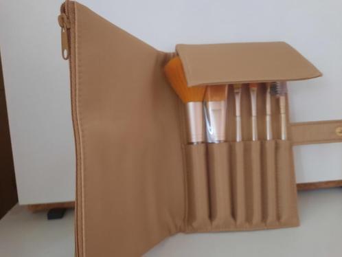 nieuw toiletzakje met make up borstels, Handtassen en Accessoires, Uiterlijk | Cosmetica en Make-up, Nieuw, Ophalen of Verzenden