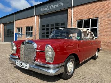 Mercedes 220b W111 1964, Autos, Rouge, Achat, Entreprise, Boîte manuelle