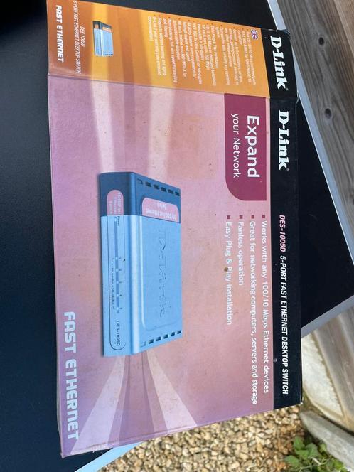 D-Link DES-1005D, Computers en Software, Netwerk switches, Zo goed als nieuw, Ophalen
