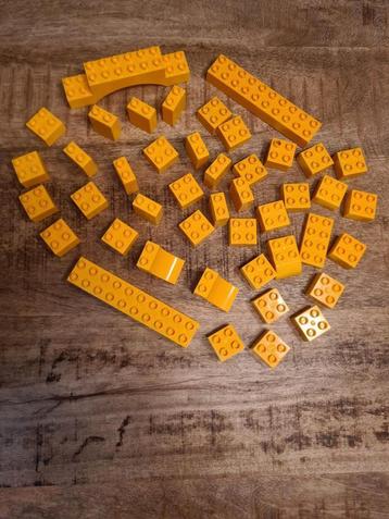 44 donker gele lego duplo blokken beschikbaar voor biedingen