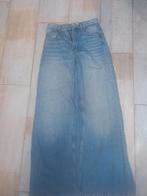 Jeans broek, Kleding | Dames, Spijkerbroeken en Jeans, Blauw, Ophalen of Verzenden, W27 (confectie 34) of kleiner, Bershka