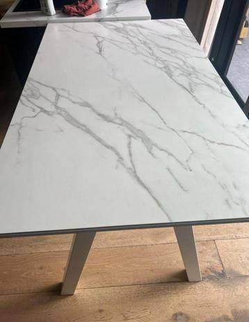 Hoge tafel compositie blad kan tegen warmte en snijden 90 h beschikbaar voor biedingen