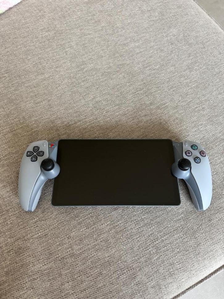 Playstation portal 30th anniversary edition + extra, Games en Spelcomputers, Spelcomputers | Sony PlayStation 5, Zo goed als nieuw