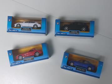 4 speelgoedauto's (die cast): Porsche, BMW, Mercedes-Benz beschikbaar voor biedingen