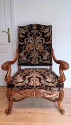 Belle chaise italienne sculptée avec motif tissé, Enlèvement