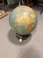 Oude wereldbol met verlichting, Ophalen, Verlicht, Gebruikt