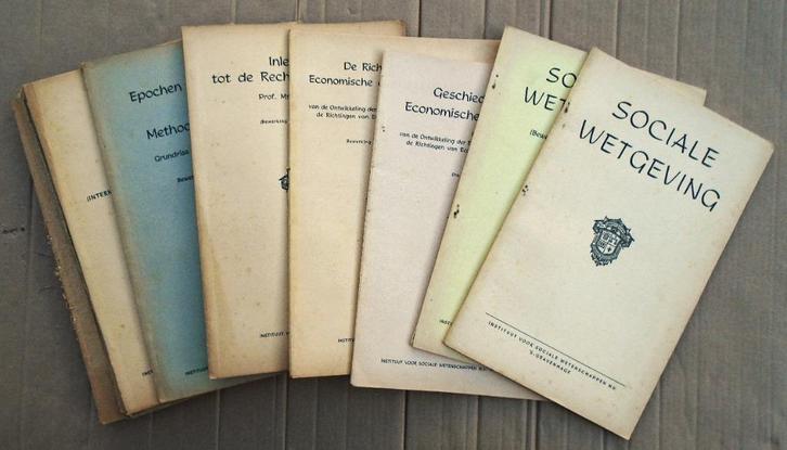 16 repetitor-cursussen Inst. vr Sociale Wetenschappen -1952, Boeken, Studieboeken en Cursussen, Gelezen, Hoger Onderwijs, Ophalen of Verzenden