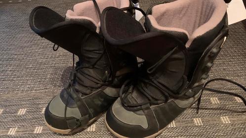Snowboard maat 39, Sport en Fitness, Snowboarden, Zo goed als nieuw, Kleding