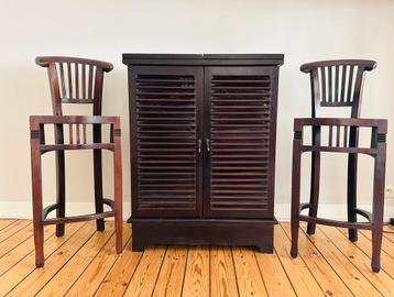 Dressoir/barset+2 krukken+tv-meubel (wereldhuis) beschikbaar voor biedingen
