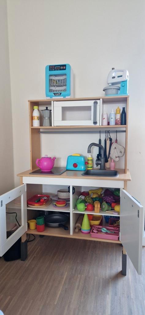 Ikea speelkeuken met veel toebehoren, Kinderen en Baby's, Speelgoed | Speelkeukens, Zo goed als nieuw, Speelkeuken, Ophalen