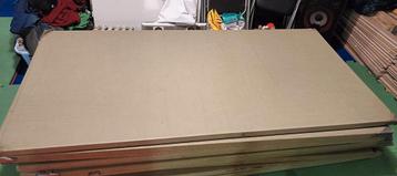 5 gebruikte judomatten 2 m X 1 m + 1 extra mat beschikbaar voor biedingen