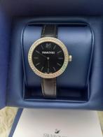 Zwart Swarovski-horloge voor overdag, Handtassen en Accessoires, Ophalen of Verzenden, Overige materialen, Polshorloge, Leer