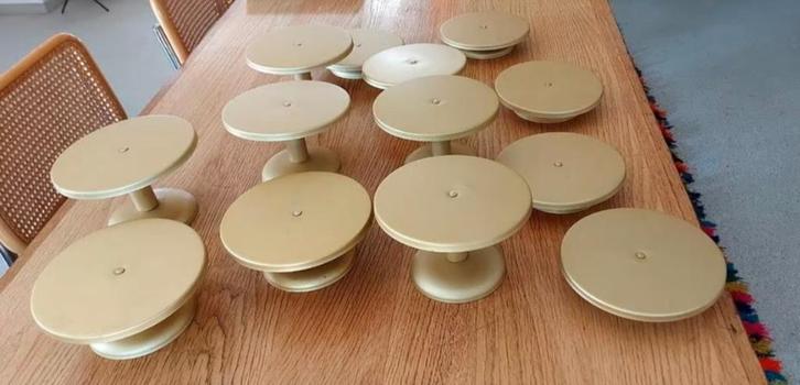 Oude metalen taartvoeten, Antiek en Kunst, Curiosa en Brocante, Ophalen