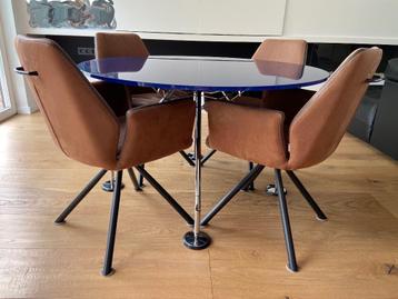 Table ronde en verre opaque et acier chromé NOMOS de Norman  beschikbaar voor biedingen
