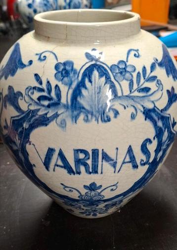 Blauw delfs  beschikbaar voor biedingen