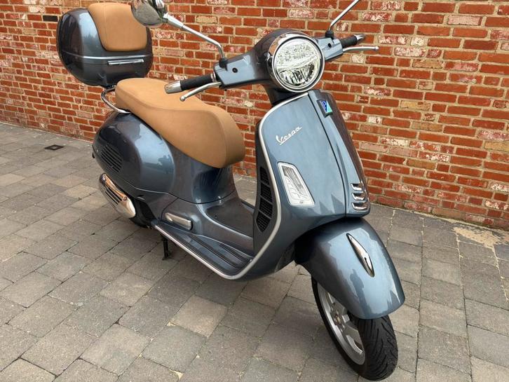 Vespa GTS125 Iget 2019, Fietsen en Brommers, Snorfietsen en Snorscooters, Zo goed als nieuw, Vespa, Ophalen