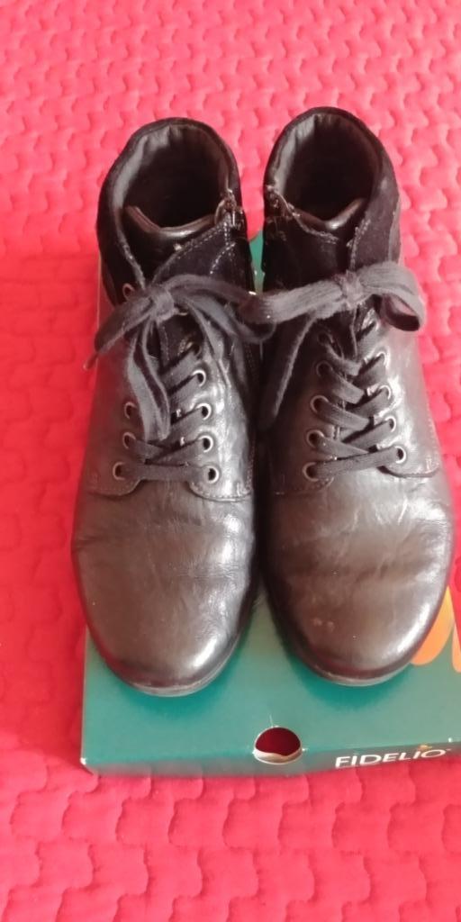 Zwarte enkellaarsjes maat 37 1/2, merk Fidelio, Kleding | Dames, Schoenen, Gedragen, Lage of Enkellaarzen, Zwart, Ophalen of Verzenden