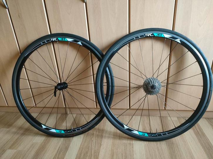 Quasi gloednieuwe Forza 10-speed wielset, Fietsen en Brommers, Fietsonderdelen, Zo goed als nieuw, Racefiets, Wiel, Ophalen
