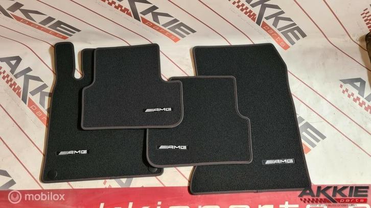 Matten set rode stiknaad origineel Mercedes A AMG W176, Auto-onderdelen, Interieur en Bekleding, Mercedes-Benz, Gebruikt, Ophalen of Verzenden