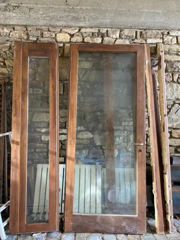 Prachtige houten kozijnen met 3 glazen deuren, Doe-het-zelf en Bouw, Glas en Ramen, Gebruikt, Overige typen, 160 cm of meer, 160 cm of meer