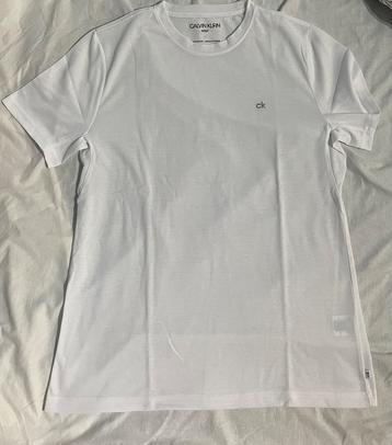 Witte T-shirt van Calvin Klein beschikbaar voor biedingen