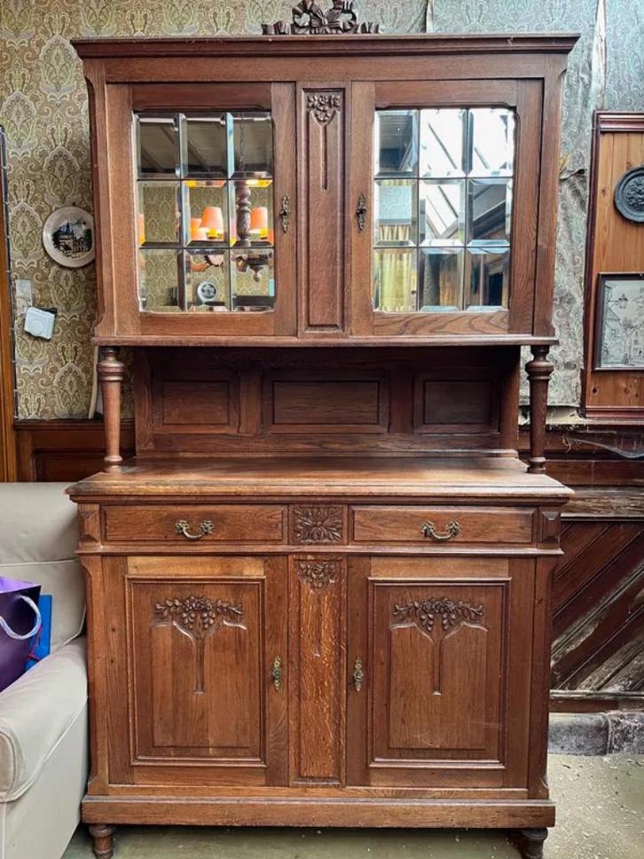 Vaisselier en chêne massif avec miroirs biseautés années 194, Huis en Inrichting, Kasten | Buffetkasten, Gebruikt, 200 cm of meer